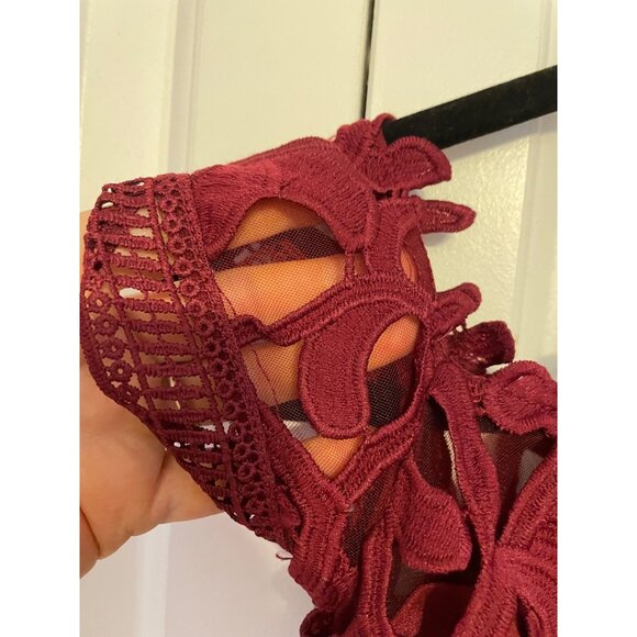 Chi Chi London Burgundy Lace Floral Midi Dress Off Shoulder Design Womens Size S - Picture 4 of 9